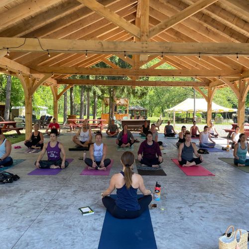 outdoor yoga class